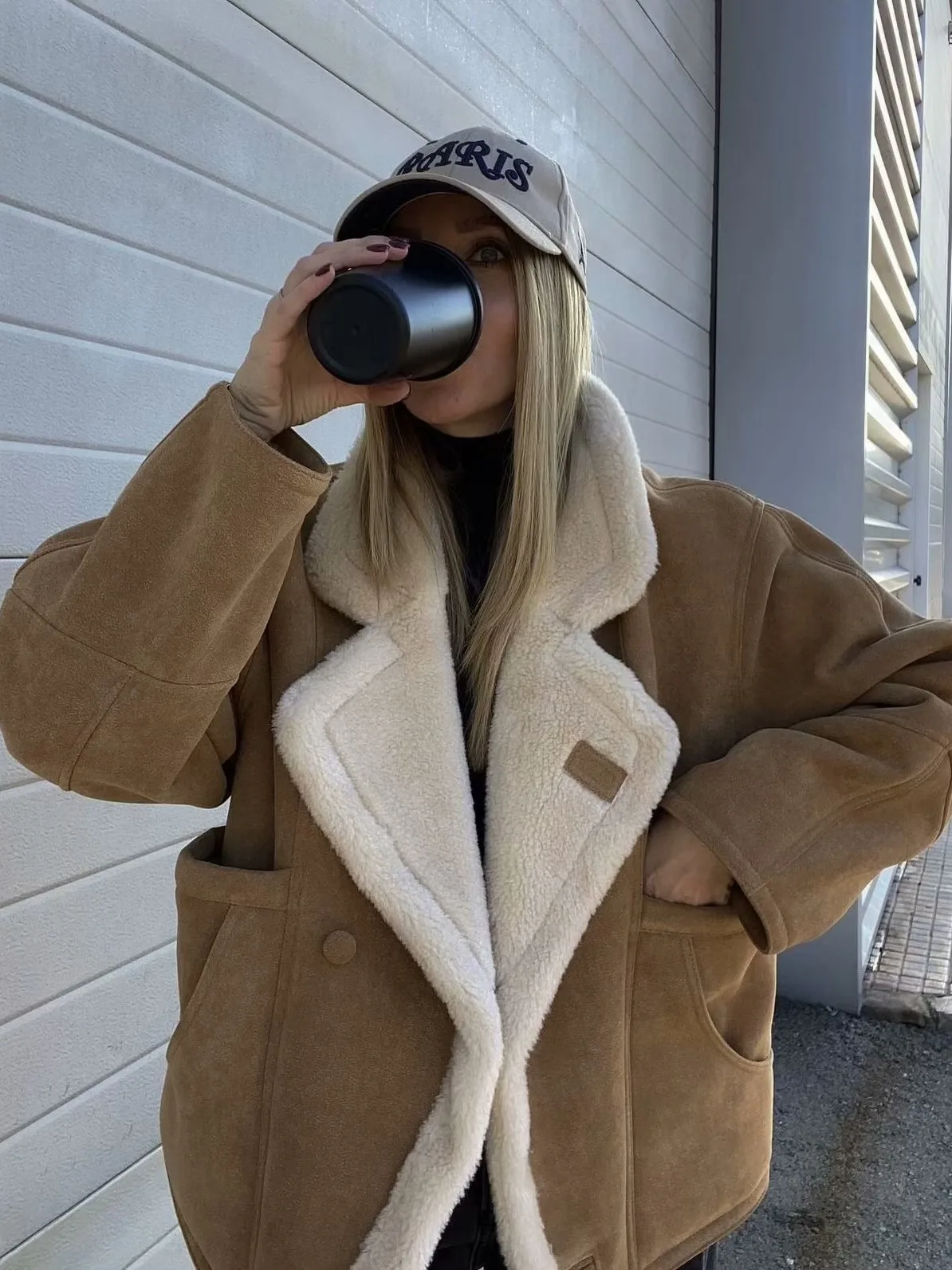 2023 Осенне-зимнее новое женское модное свободное теплое пальто из шерсти ягненка в стиле ретро