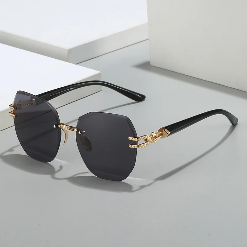 2024 Новые модные солнцезащитные очки, европейские и американские персонализированные модные уличные фотографии, универсальные солнцезащитные очки