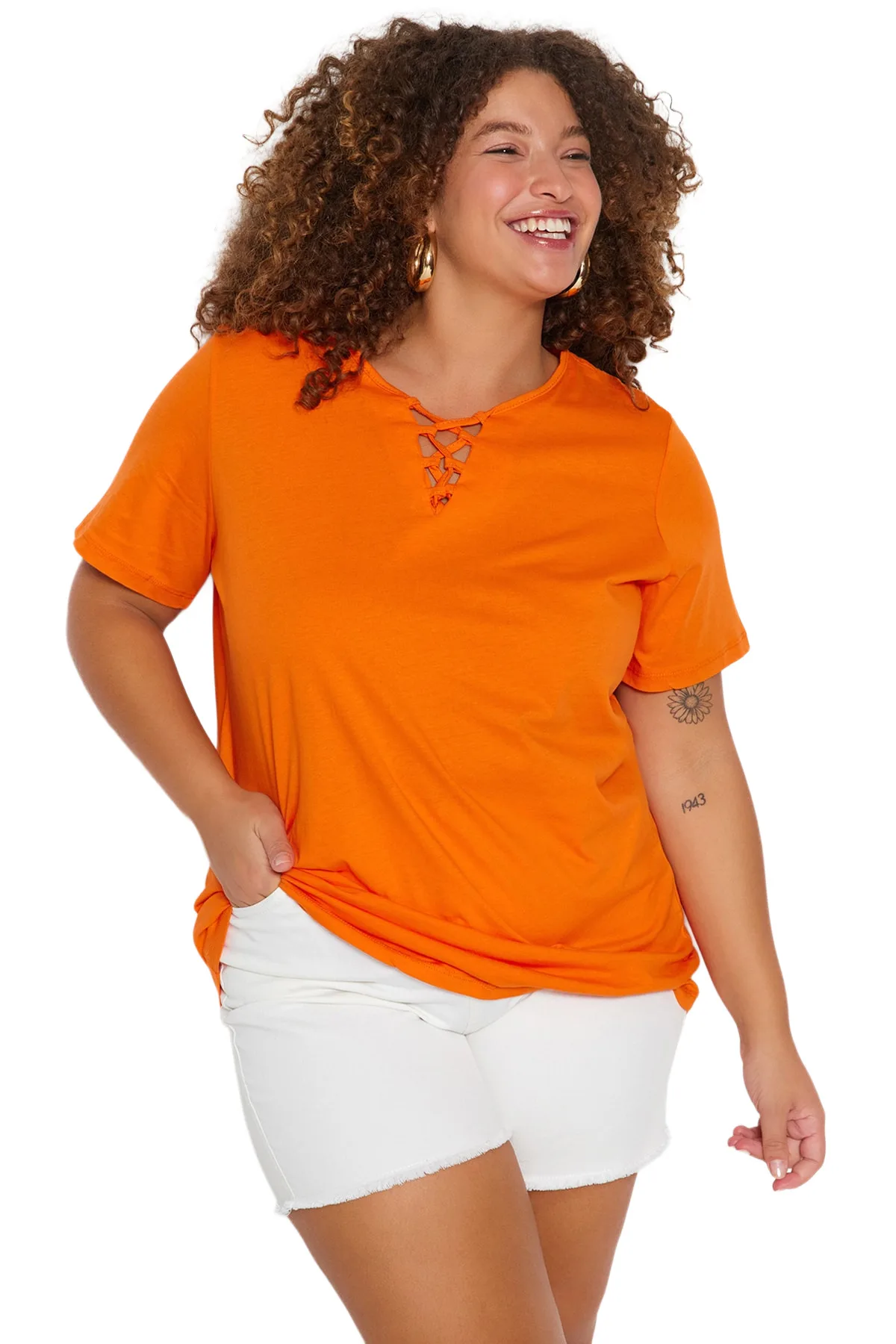 Trendyol Женская однотонная футболка с коротким рукавом Regular Plus Size