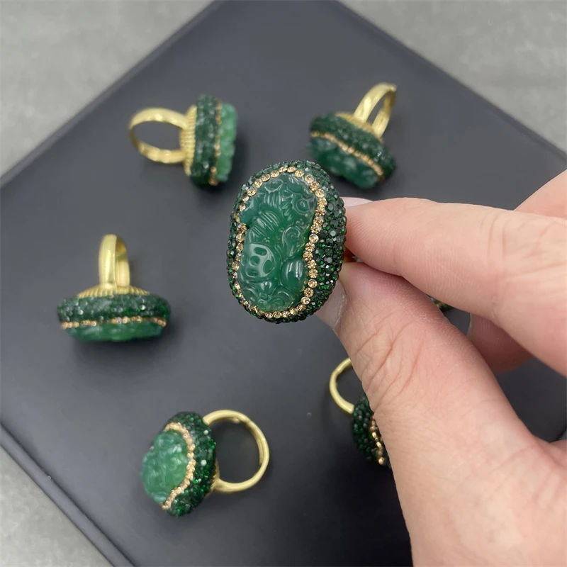 Натуральный халцедон Кварц Изумрудно-зеленый Pixiu Счастливый указательный палец Кольца Открытый размер Китайская традиция Шарм Ювелирные изделия